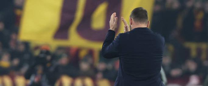 竞彩世界杯-埃弗顿转会动态：霍尔姆与库菲成新右后卫目标，莫耶斯欲强补阵容！