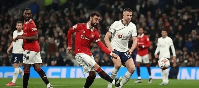 竞彩世界杯-火力全开！维拉VS曼联，英超强强对话燃爆全场