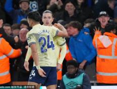 2026世界杯下注-亚当斯的中圈吊射：英超11月最佳进球背后的故事与战术解析