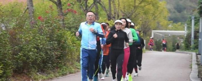 FIFA世界杯-贵州罗甸：冬季运动热情高涨 篮球羽毛球器材消费升温
