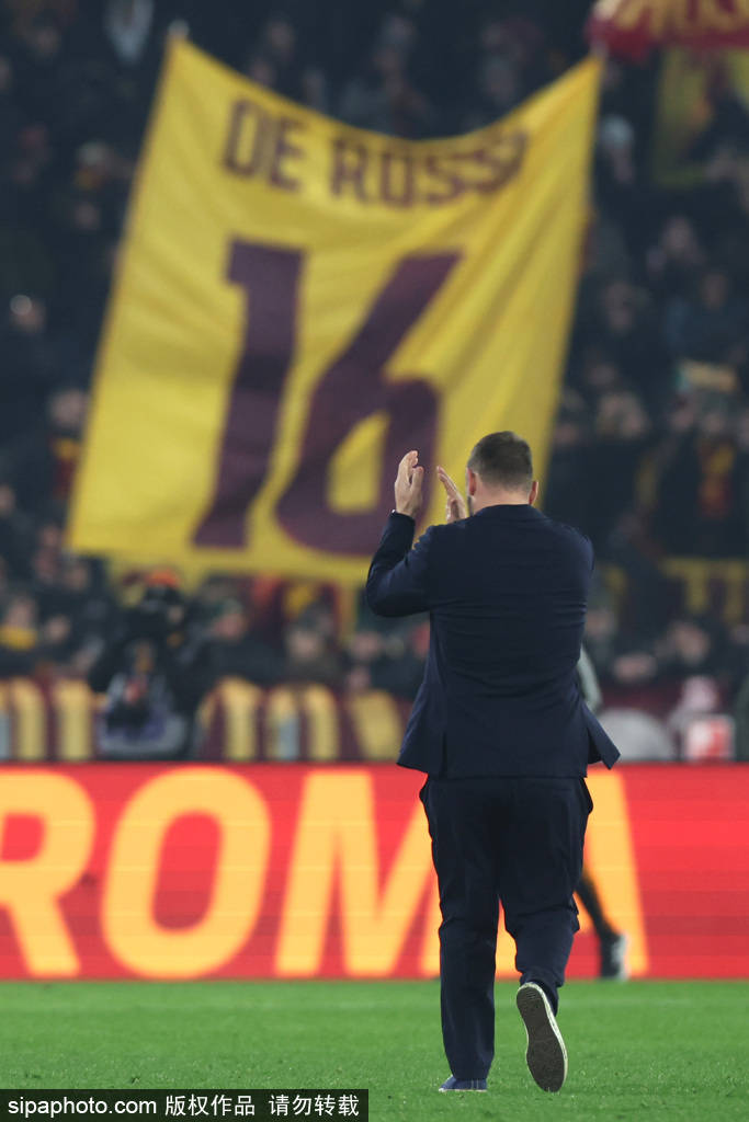 竞彩世界杯-埃弗顿转会动态：霍尔姆与库菲成新右后卫目标，莫耶斯欲强补阵容！