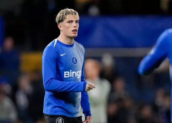 世界杯规则-英超“假摔王”加纳乔：裁判的争议与未来的挑战