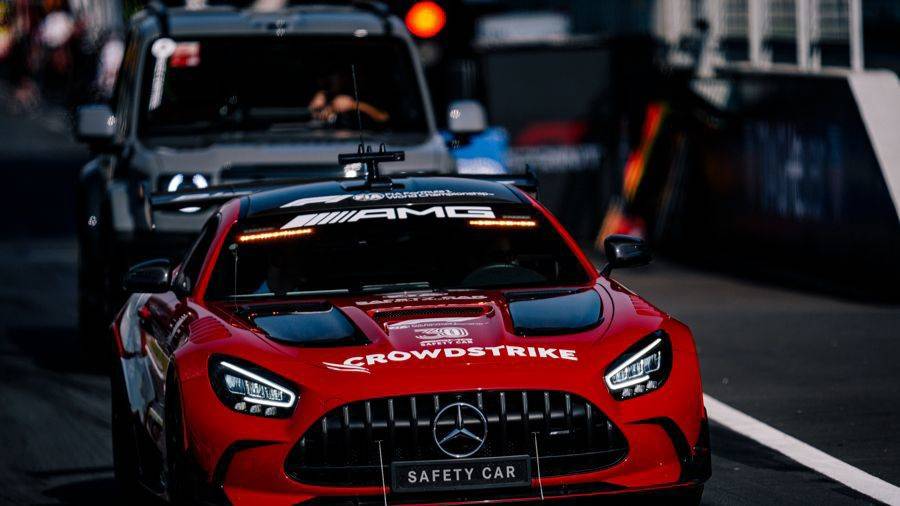 FIFA世界杯-在崇尚超车的F1世界里，这几辆车居然没人敢超？！