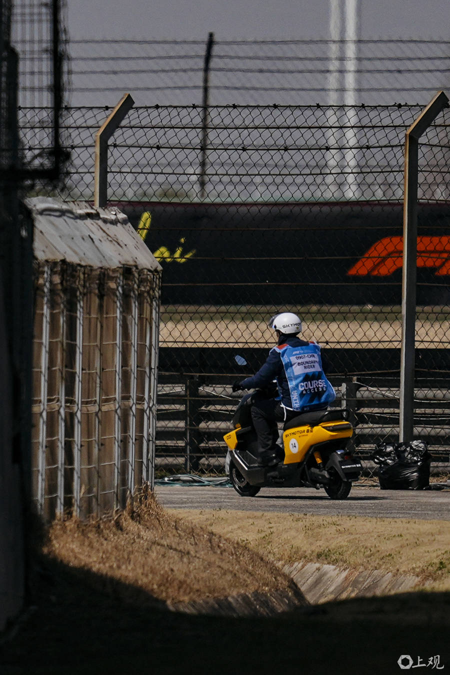 FIFA世界杯-在崇尚超车的F1世界里，这几辆车居然没人敢超？！